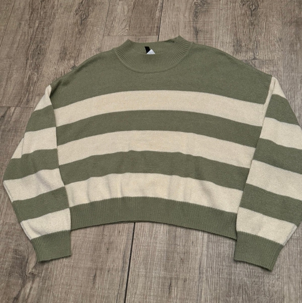 Divided H&M Large Green and Cream Striped Mock Neck Sweater